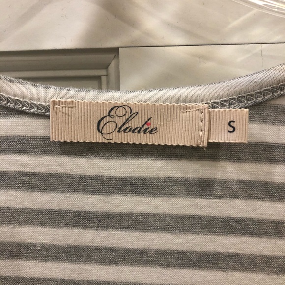 ✨5 for $25✨Elodie gray & white striped shirt. - Picture 4 of 5